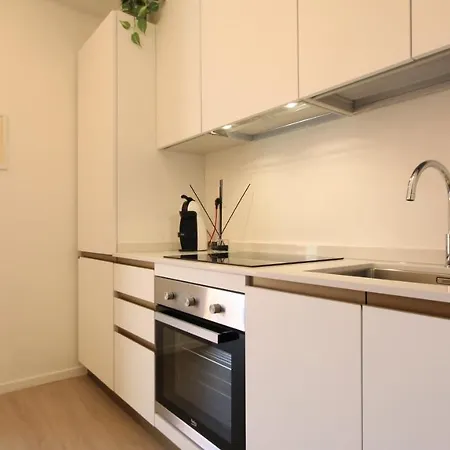 Dan's First. Apartment